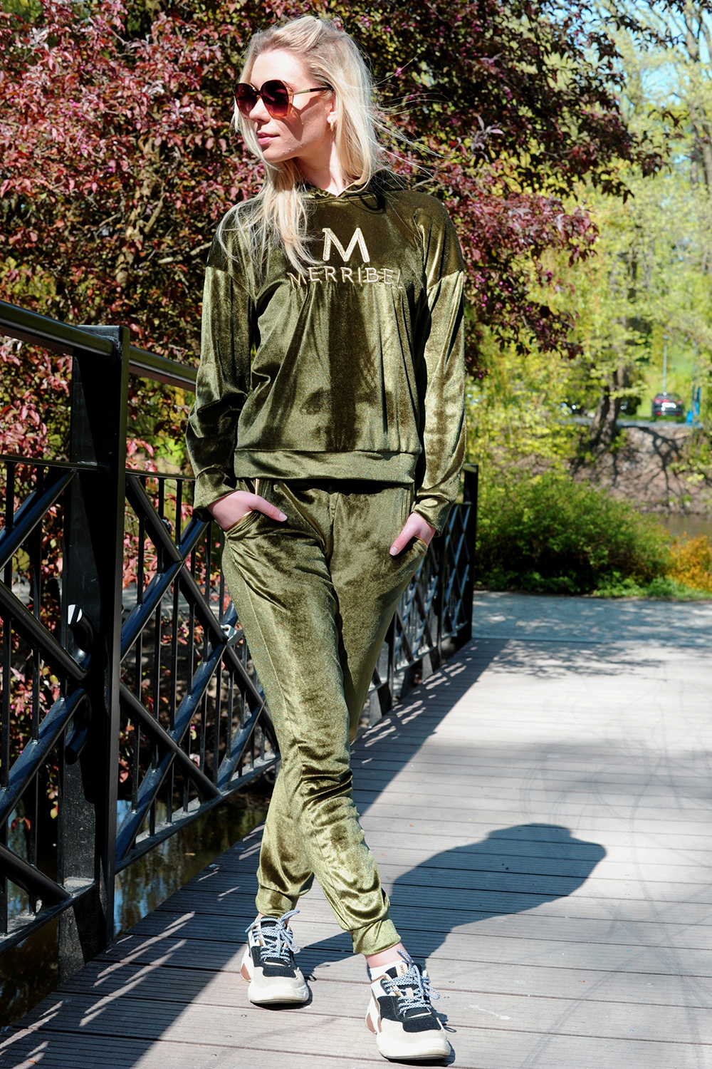 Dollien dres Khaki